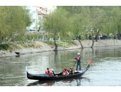 Kızılırmak'ta Gondol Keyfi