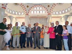 Kozan'da Yapımı Devam Eden 5 Bin Kişilik Cami Yararına Kermes