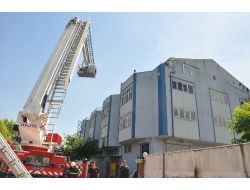 Tekstil Atölyesindeki Yangına Müdahale Eden 2 İşçi Yaralandı