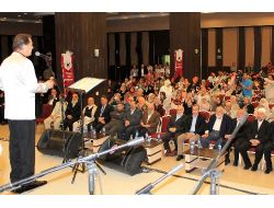 Ahmet Özhan'dan Kutlu Doğum Konseri