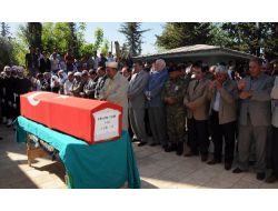 Trafik Kazasında Şehit Düşen Asker Defnedildi