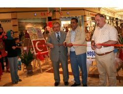 Burçlu Öğrenciler Alışveriş Merkezinde Sergi Açtı