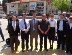 Okulu Basan Kızgın Veli, Koridorda Bıçakla Öğretmeni Kovaladı