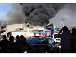 Mersin'de Oto Yedek Parçacıda Çıkan Yangın Korkuttu