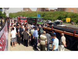 Manevra Yapan Tır'a Arkadan Çarptılar