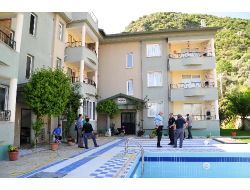 Fethiye’ye Tatile Gelen İngiliz Evinin Girişinde Ölü Bulundu