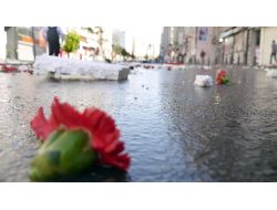 Eylemciler Disk Binasına Saklandı