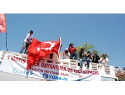 1 Mayıs Kutlamalarında Bayrak Gerginliği