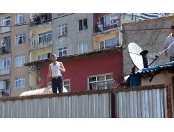 Göstericilerin Attığı Molotof Bombası Vatandaşı Yakıyordu