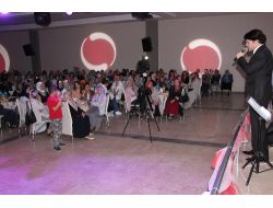 Şiir Ve Türküler Anneler İçin Okundu