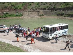 Kazadan Sağ Kurtulan Anneler, Çocuklarını Bulmak İçin Girdiği Gölden Çıkamadı