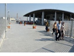 İzmir Halkapınar’da Yeni Yaya Köprüsü Devreye Girdi