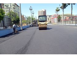 Büyükşehir Spor Sahalarını Asfaltlıyor