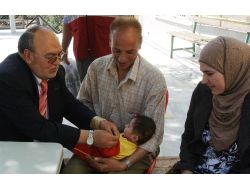 Müftü Çortul, Sünnet Olan Suriyeli Bebeğe Kirvelik Yaptı