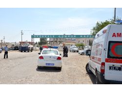 Akçakale Gümrük Kapısı'nda Gerginlik, 1 Polis Ağır 7 Kişi Yaralı