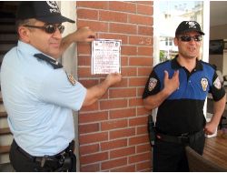 Polis Kapı Kapı Dolaşıp Hırsızlık Olaylarına Karşı Esnaf Ve Vatandaşları Uyardı