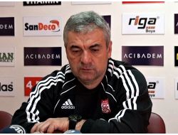 Sivasspor Teknik Direktörü Çalımbay: Takım Olarak Hazırız
