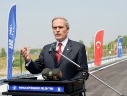 Bursa'da Osmangazi İle Nilüfer'i Birbirine Bağlayan Odunluk Köprüsü Açıldı