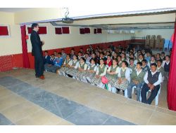 Aydıncıkta Ortaokul Öğrencilerine Meslek Seçimi Semineri Verildi