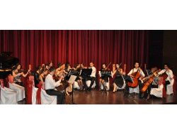 Uşak'ta Akademik Oda Orkestrası Konser Verdi
