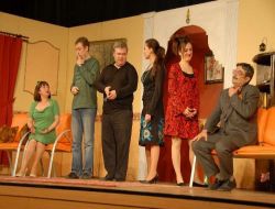 Sakarya Her Ay Ünlü Bir Tiyatro İle Tanışacak