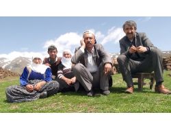 Dağlarda Artık Silah Yerine Dengbejlerin Sesi Yankılanıyor