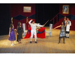 Tiyatro Festivalinde Perde Açılıyor