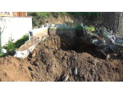 Altı Kişinin Kemikleri Bir Tabuta Konuldu, Mahalleli Tepki Gösterdi