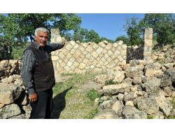 Pire Kureyş Türbesi Ziyaretçi Akınına Uğruyor