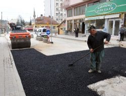Bozüyük'te Asfaltlama Çalışması Sürüyor