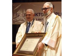 Hattat Hasan Çelebi'ye Fahri Doktora Unvanı