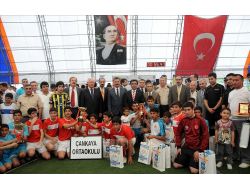 Okullar Emniyetin Futbol Turnuvası İle Kaynaştı