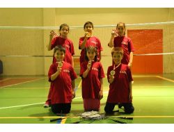 Samanyolu Yusuf Tanık Koleji Madalyaları Topladı