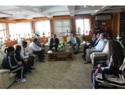 Fırat Üniversitesi 2.’lik Kupasını Rektöre Takdim Etti