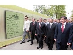 Davutoğlu: Türkiye Cumhuriyeti'ni Cihan Devleti Haline Getirmek Boynumuzun Borcu