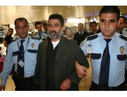 UÇAKTA 'SAHTE BOMBA' PANİĞİ