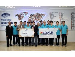 Yurtdışı Gezisini İptal Eden Öğrenciler, 152 Afrikalıya Işık Oldu