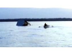 Evi Sele Kapılan Köylünün Kayıkla Kurtarma Çabası