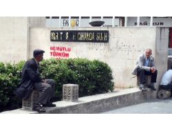 Batman'da 'Yurt'ta Sulh Cihan'da Sulh' Yazısı Tahrip Edildi