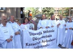 Eski Tbmm Önünde Zincirli Kefenli Eylem