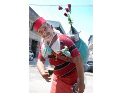 Böbrek Dostu Meyan Şerbetiyle Hemşehrilerini Serinletiyor