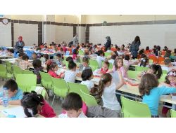 Minikler Öğrenciler Resim Boyamada Yarıştı