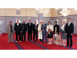 İsveç Kralı Gustaf'tan Ezan Okunan Camiye Ziyaret