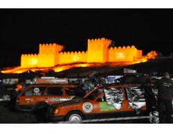 Ralliciler, Ateş Altındaki Suriye Ve Filistinli Çocuklar İçin Sürecek