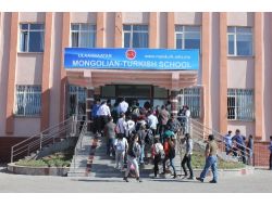 Moğol Gençlerin Hayali Türk Okullarında Okumak