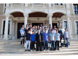 Farklı İllerden Gelen 32 Genç, Vali Özçimen'i Ziyaret Etti