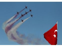Türk Yıldızları, Göğe 21 Defa Ay-yıldız Çizecek!