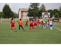Batmanlı Kızların Hokey Merakı