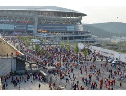 Türk Telekom Arena’ya Taraftar Akını