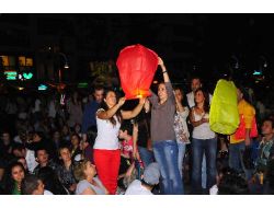 Hıdrellez Coşkusu İzmir'de Geç Saatlere Kadar Sürdü